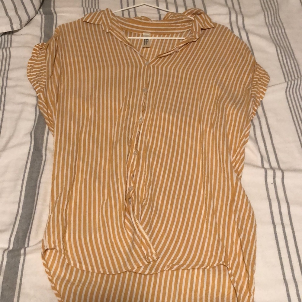 Mahina button top